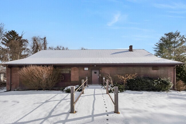 Plus de détails pour 195 W Clarkstown Rd, New City, NY - Spécialité à vendre