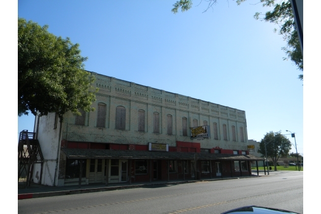 663 E St, Williams, CA for sale - Primary Photo - Image 1 of 1