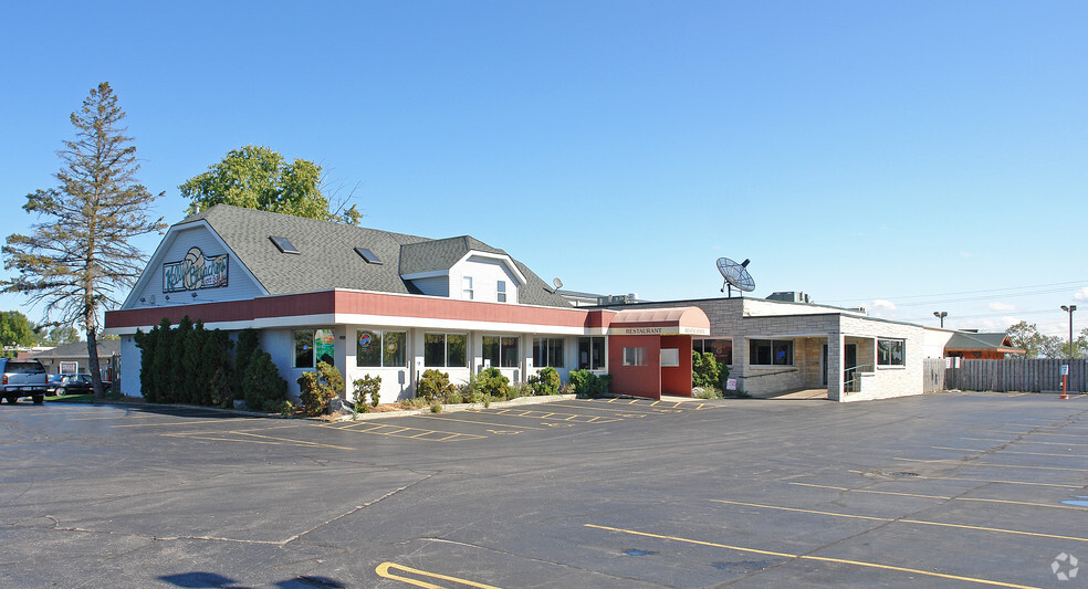 7805 S Loomis Rd, Wind Lake, WI for sale - Primary Photo - Image 1 of 19