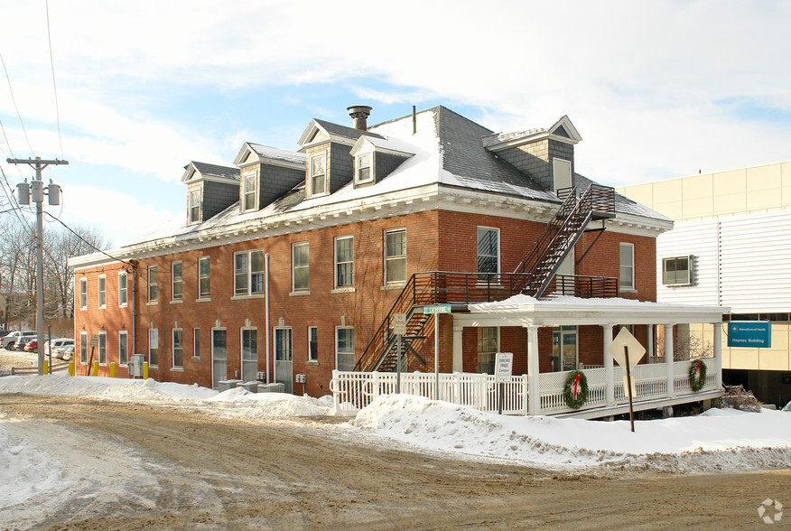 6 E Chestnut St, Augusta, ME à vendre - Photo principale - Image 1 de 1