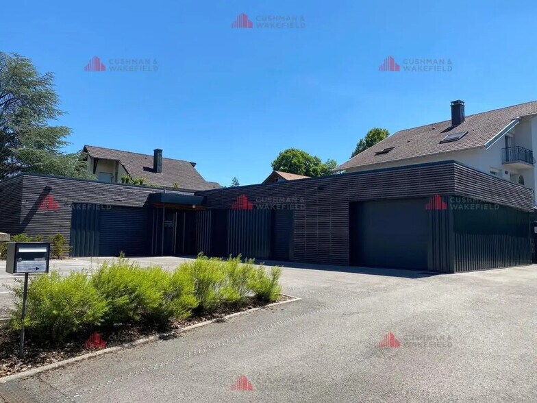 Bureau dans Besançon à louer - Photo du bâtiment - Image 3 de 11