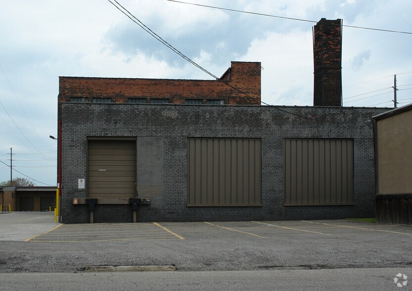 4101 Commerce Ave, Cleveland, OH for sale - Building Photo - Image 3 of 6