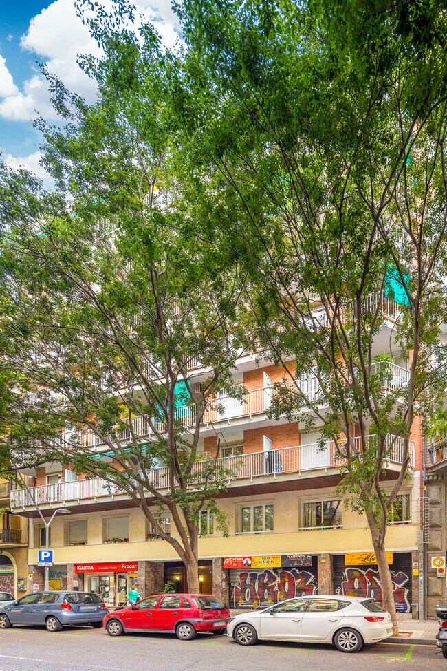 Plus de détails pour Carrer del Marquès de Campo Sagrado, 5, Barcelone - Commerce de détail à louer