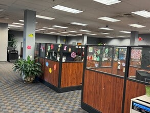 439 Oak St, Garden City, NY for lease Interior Photo- Image 2 of 6