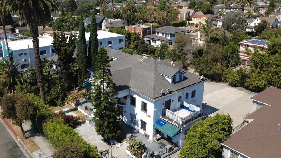 2241 Crenshaw Blvd, Los Angeles, CA à vendre - Photo du bâtiment - Image 3 de 8