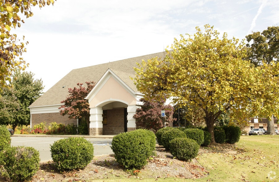 1 Otter Creek Cir, Little Rock, AR à vendre - Photo du bâtiment - Image 2 de 12