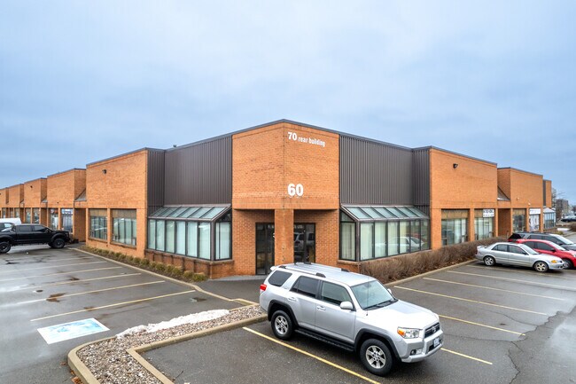 Plus de détails pour 60 Pippin Rd, Vaughan, ON - Industriel à louer