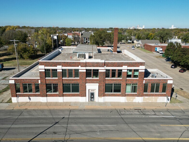 300 W Murdock St, Wichita, KS à louer - Photo du bâtiment - Image 2 de 5