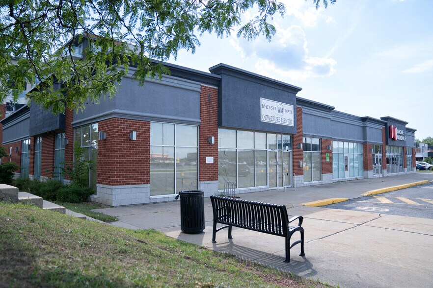 31 Boulevard Georges Gagné S, Delson, QC à louer - Photo du bâtiment - Image 3 de 9