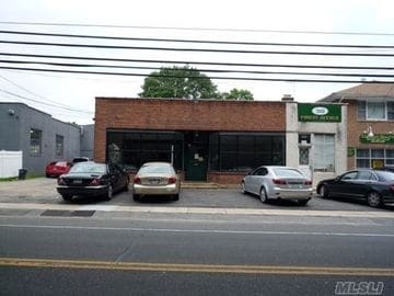 310 Forest Ave, Locust Valley, NY à vendre - Photo du bâtiment - Image 3 de 9