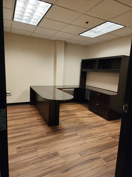 619 Enterprise Dr, Oak Brook, IL à louer - Photo intérieure - Image 3 de 27