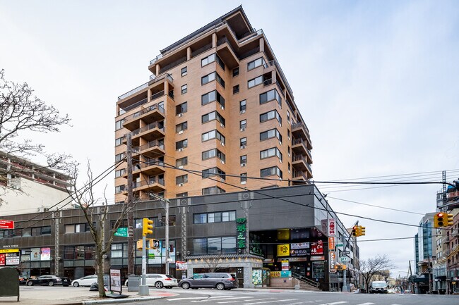 Plus de détails pour 3636 Prince St, Flushing, NY - Commerce de détail à louer