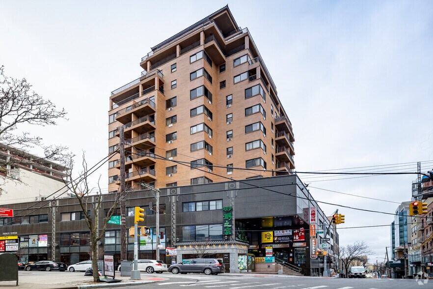 3636 Prince St, Flushing, NY à louer - Photo du bâtiment - Image 2 de 39