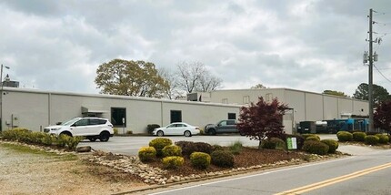 215-219 Lovvorn Rd, Carrollton, GA for lease Building Photo- Image 1 of 10