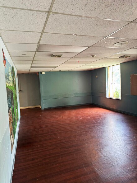 221 N Washington St, Marion, IN à vendre - Photo intérieure - Image 2 de 4