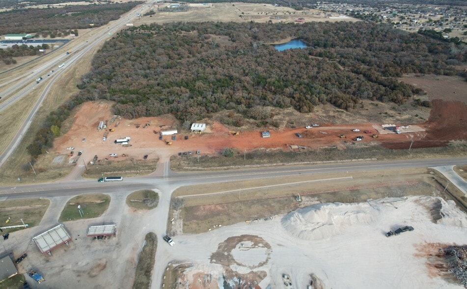 902 E Seward Rd, Guthrie, OK for lease - Building Photo - Image 3 of 3