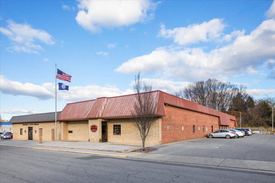 11 Water St, Front Royal, VA à louer - Photo du bâtiment - Image 2 de 43