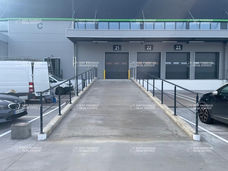 Industrial in Aulnay-sous-Bois for lease - Building Photo - Image 3 of 8