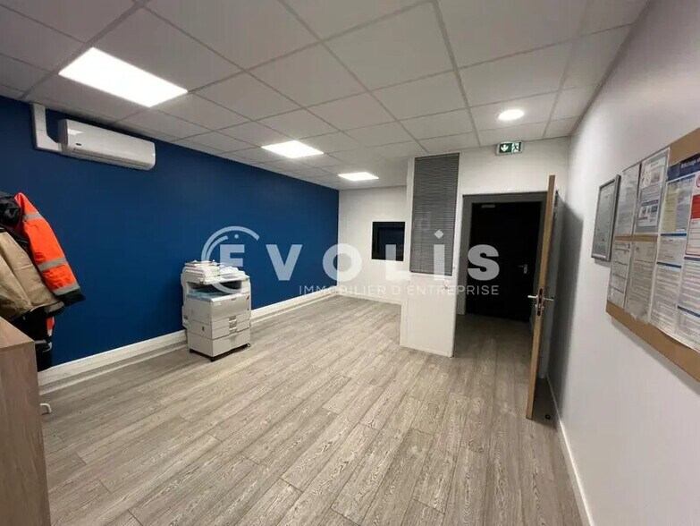 Local d'activités dans Vaulx-Milieu à vendre - Photo intérieure - Image 3 de 24