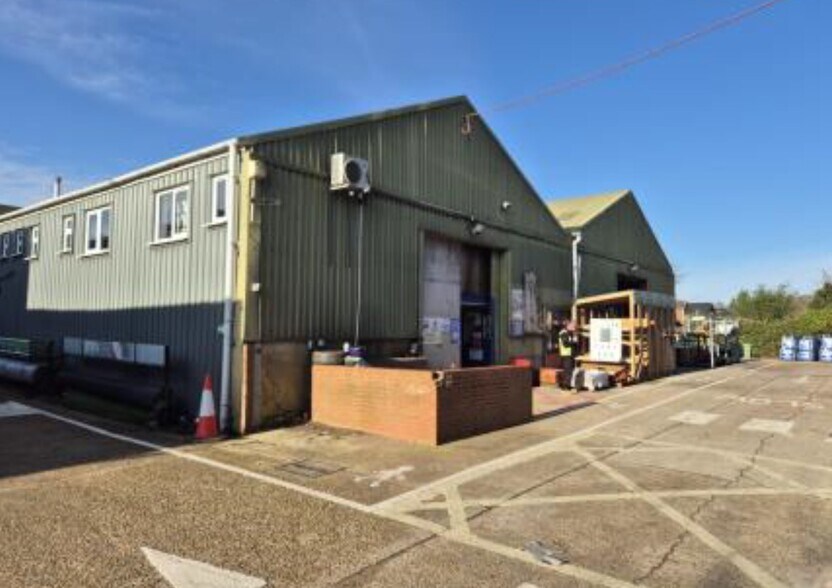 79 Medina Av, Newport à vendre - Photo du bâtiment - Image 3 de 8