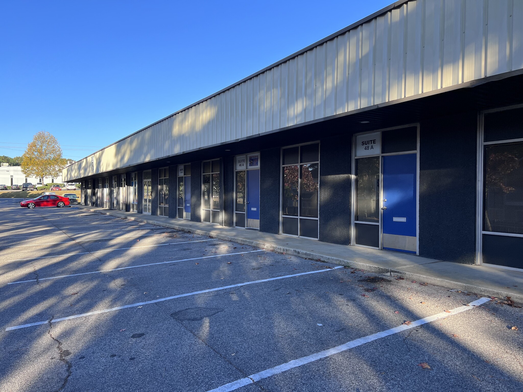 25 W Oxmoor Rd, Birmingham, AL for lease Building Photo- Image 1 of 9