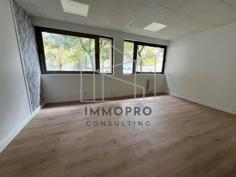 Bureau dans Rouen à vendre - Photo du bâtiment - Image 2 de 8