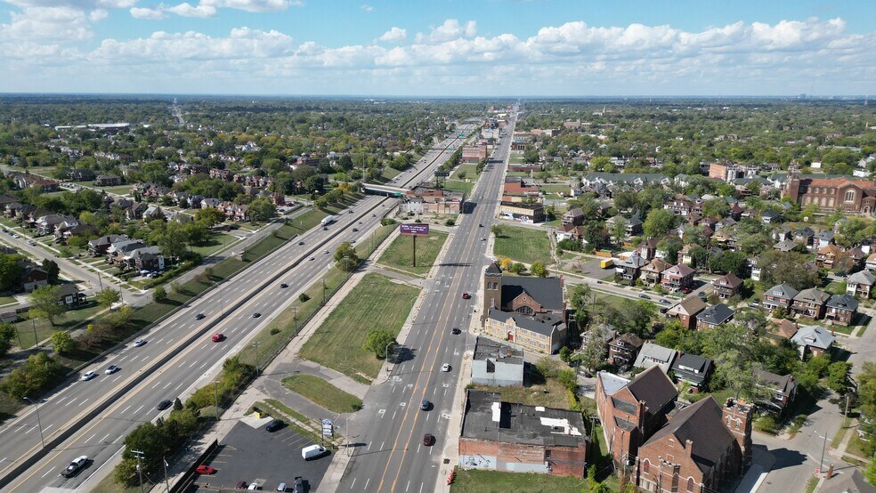 8359 Grand River Avenue, Detroit, MI à vendre - Photo principale - Image 1 de 4