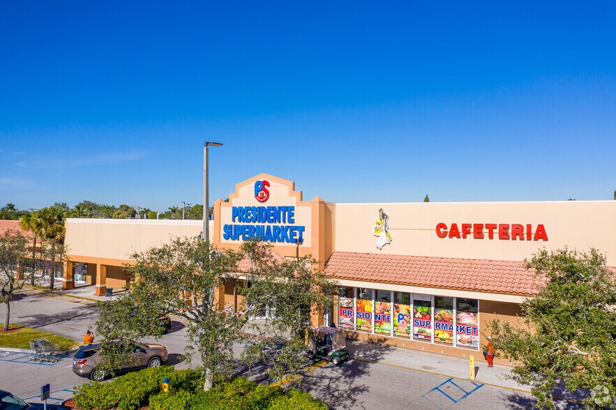 18302-18380 NW 7th Ave, Miami, FL à louer - Photo du bâtiment - Image 1 de 11