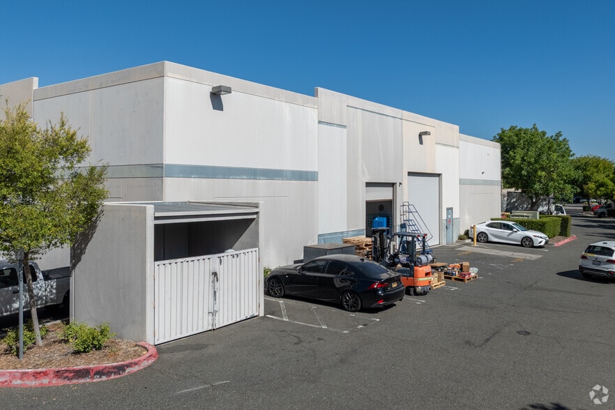 21182 Centre Pointe Pky, Santa Clarita, CA à louer - Photo du bâtiment - Image 2 de 13
