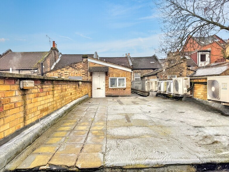 96 Snakes Ln E, Woodford Green for sale - Building Photo - Image 2 of 4