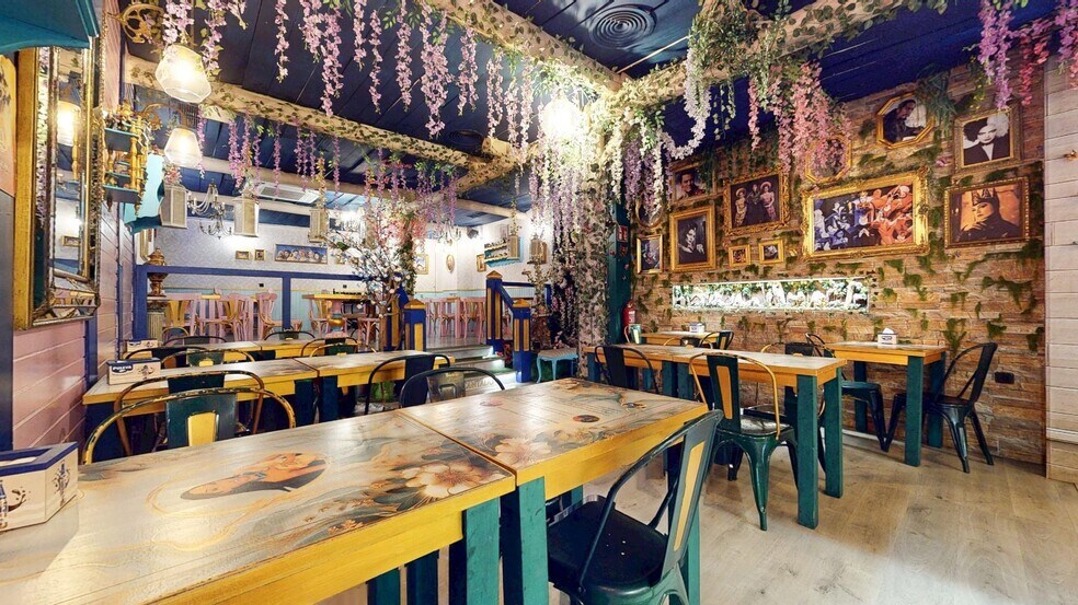 Retail in Almería for lease - Interior Photo - Image 3 of 33