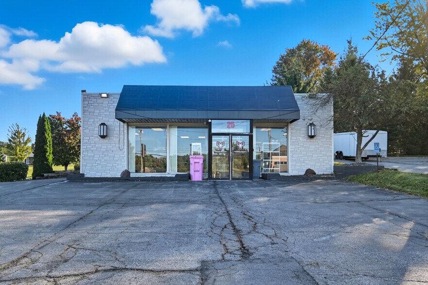 25 S Lexington Springmill Rd, Mansfield, OH à vendre - Photo du bâtiment - Image 1 de 40