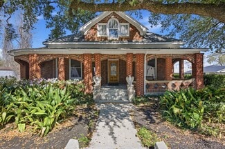 Plus de détails pour 717 E 1st St, Humble, TX - Bureau à vendre