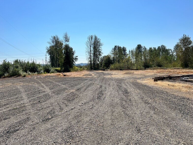 5605 NE Sundial Rd, Troutdale, OR à louer - Photo du bâtiment - Image 2 de 3