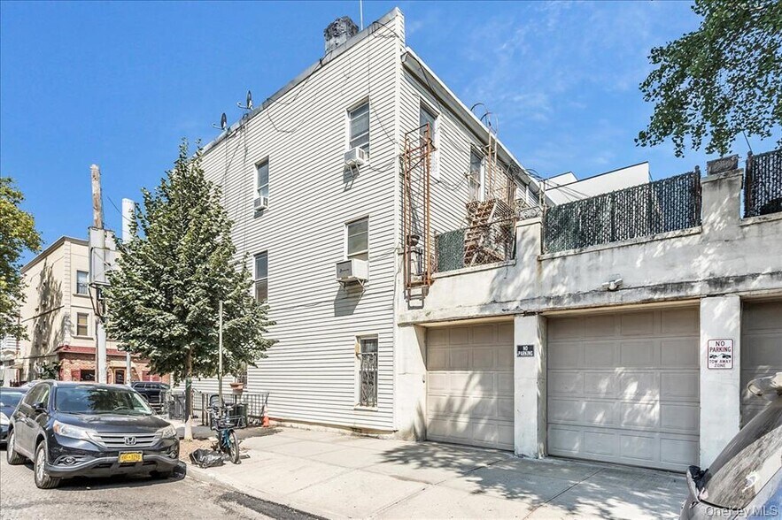 382 Manhattan Ave, Brooklyn, NY à vendre - Photo du bâtiment - Image 3 de 8