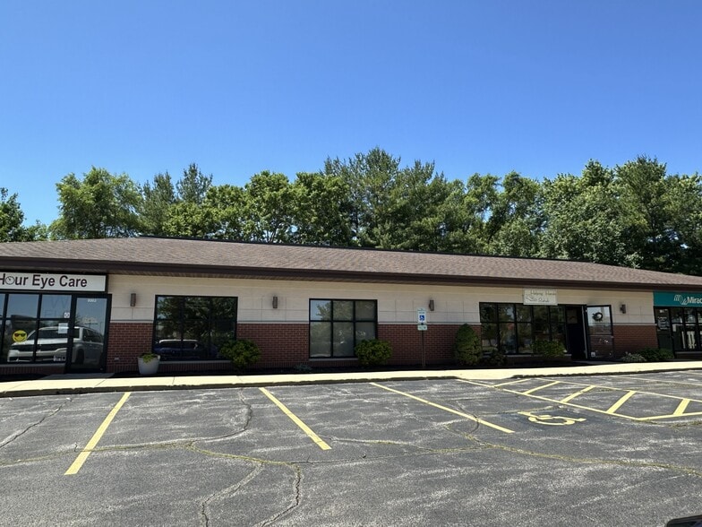 5003 Hononegah Rd, Roscoe, IL for sale - Building Photo - Image 2 of 8