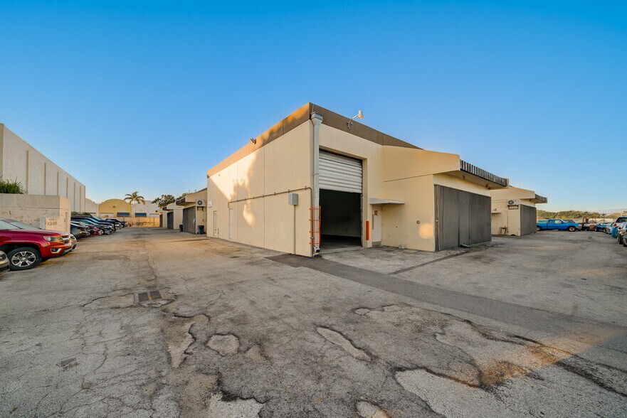 10780 SW 190th St, Cutler Bay, FL à louer - Photo du bâtiment - Image 2 de 3