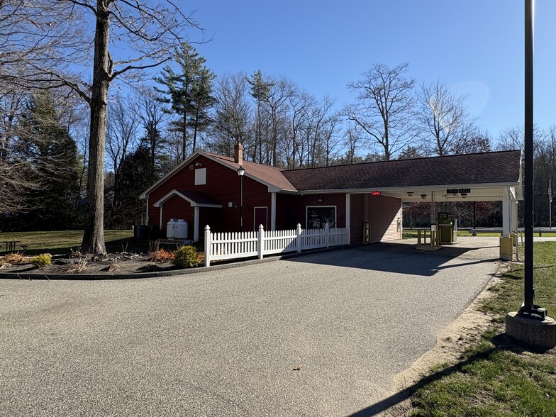 1298 Alfred rd, Arundel, ME à vendre - Photo du bâtiment - Image 3 de 5