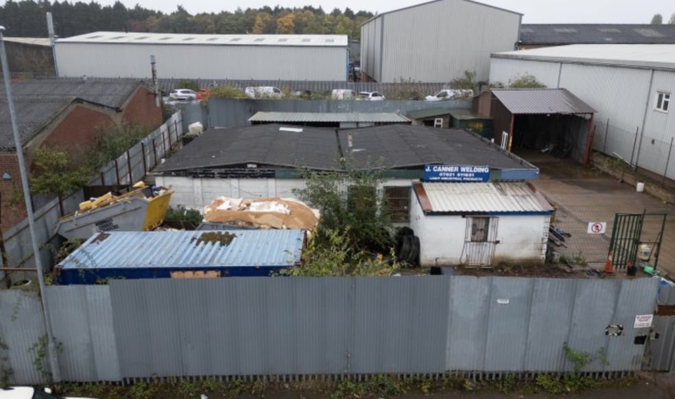 32 Newton Rd, Hinckley for sale - Building Photo - Image 3 of 8