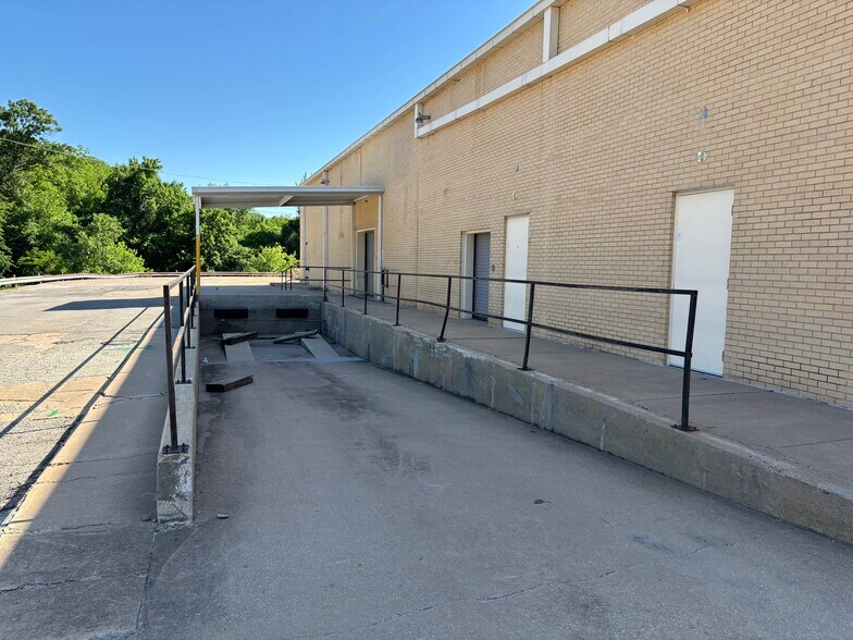 564 SE Washington Blvd, Bartlesville, OK for lease - Building Photo - Image 2 of 8