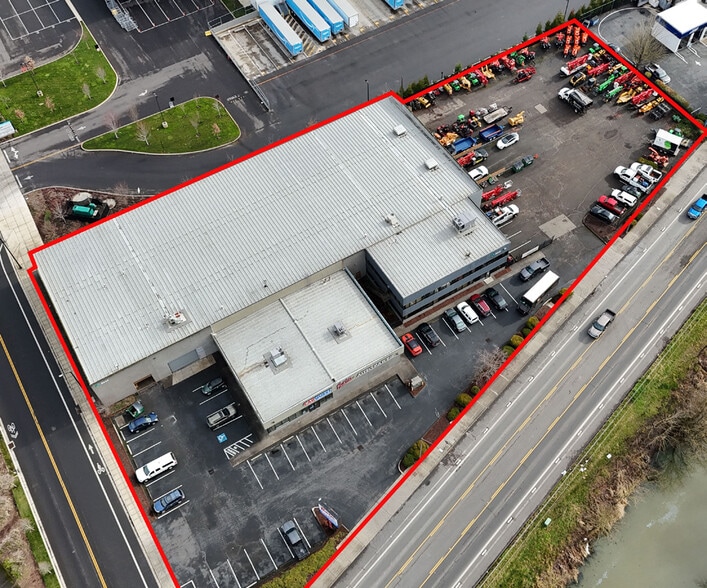 9444 N Whitaker Rd, Portland, OR for lease - Building Photo - Image 2 of 6