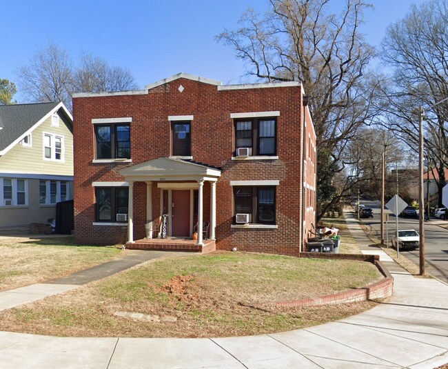 More details for 600 Hawthorne Ln, Charlotte, NC - Multifamily for Sale