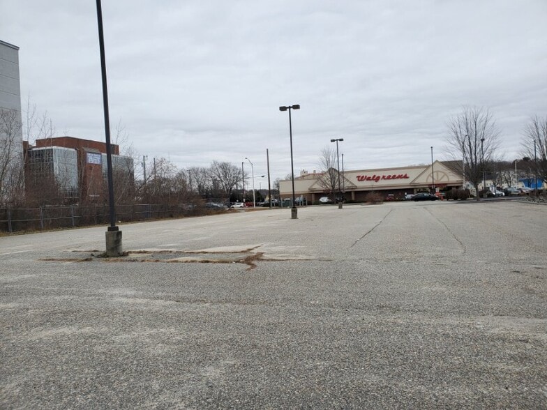 603 Clinton St, Woonsocket, RI for sale - Building Photo - Image 2 of 9