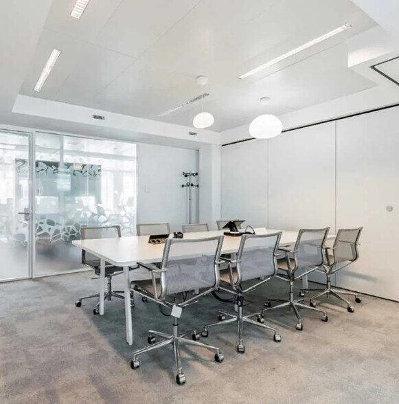 10 Boulevard De Grenelle, Paris for lease - Building Photo - Image 2 of 4