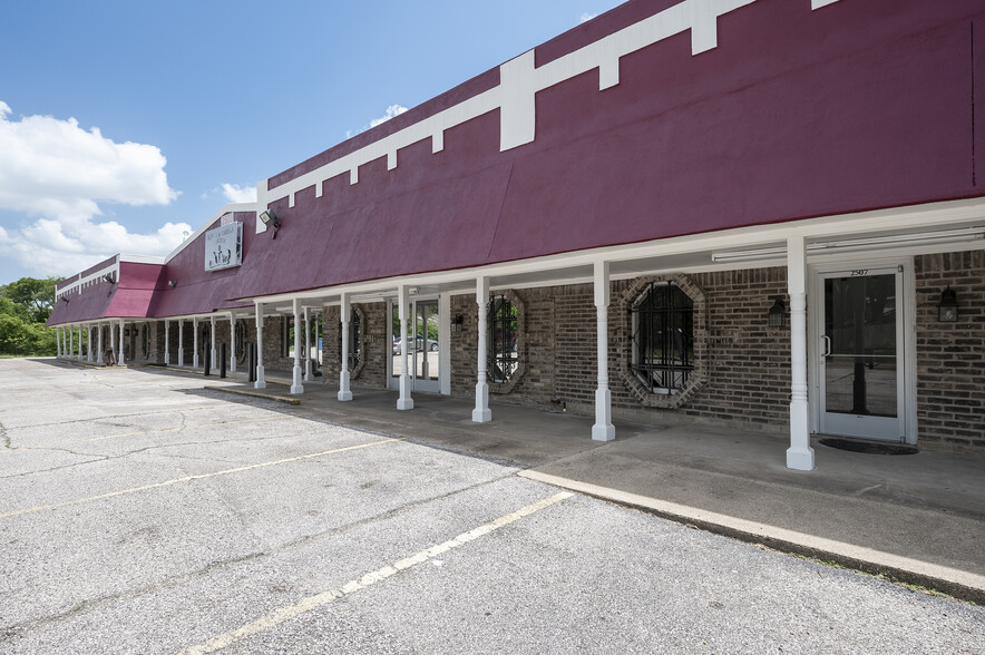 2503 Park St, Ennis, TX for sale - Building Photo - Image 1 of 1