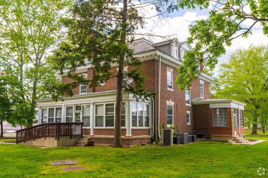 4623 S Broad St, Philadelphia, PA for lease - Building Photo - Image 3 of 4