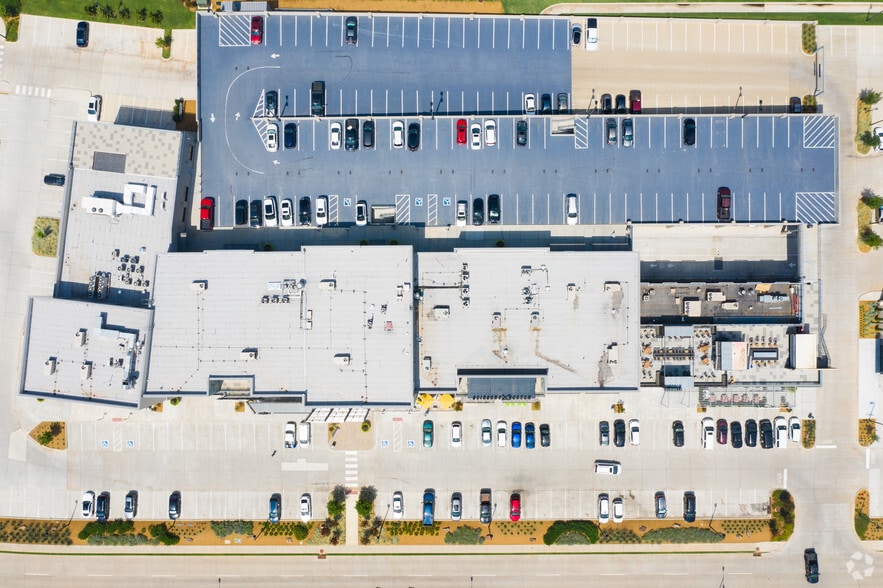 13230 Pawnee Dr, Oklahoma City, OK for lease - Aerial - Image 3 of 14