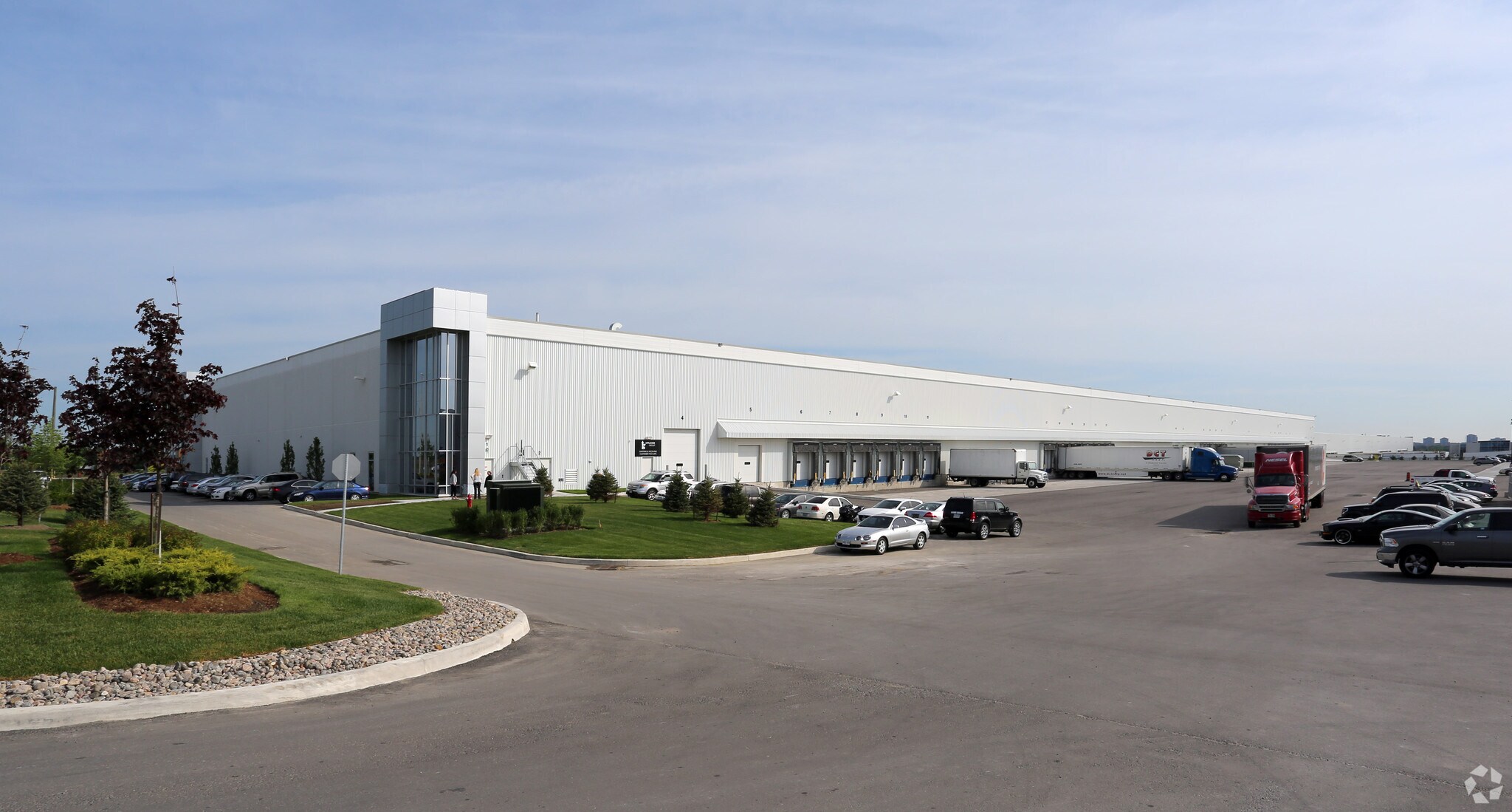 7975 Heritage Rd, Brampton, ON for sale Primary Photo- Image 1 of 1