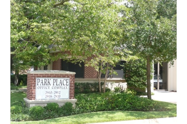2912 W Park Row, Arlington, TX à louer - Photo du bâtiment - Image 2 de 5