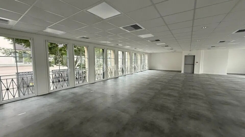 Bureau dans Chessy à louer Photo intérieure- Image 1 de 10